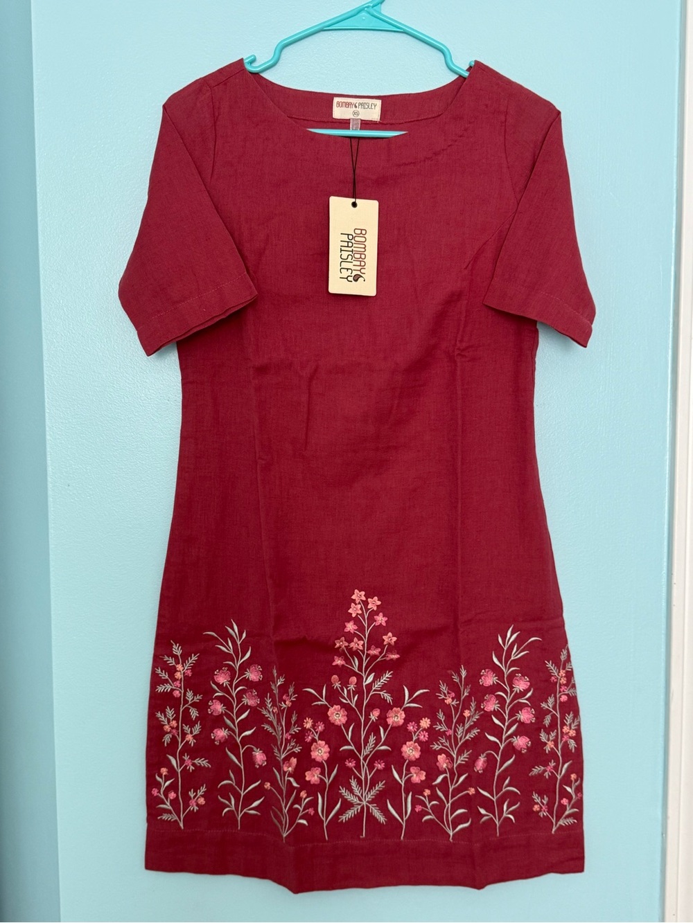 NWT Women's Burgundy Embroidered Shift Dress